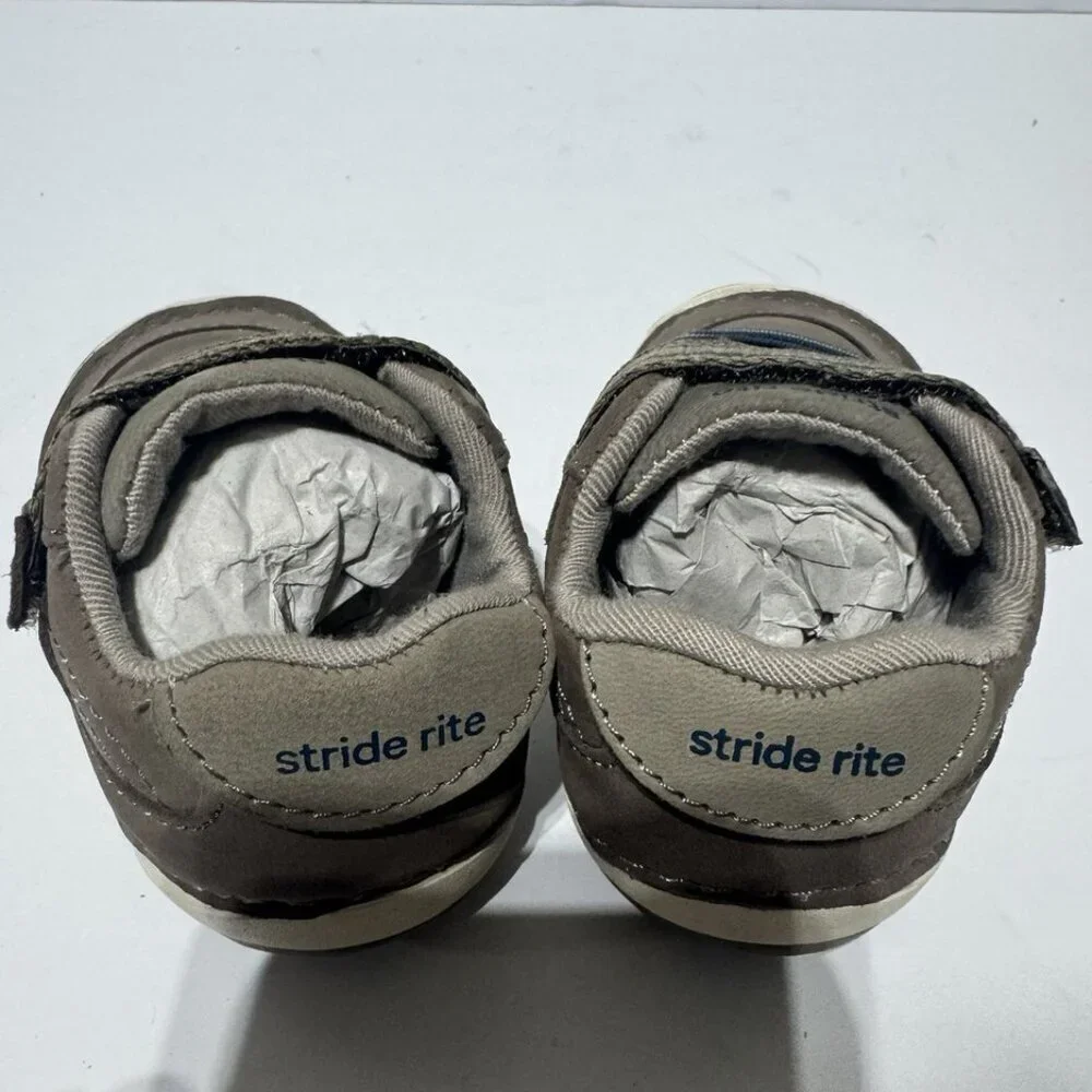 Stride Rite Soft Motion Artie Sneaker Size 3.5 Wide Toddler